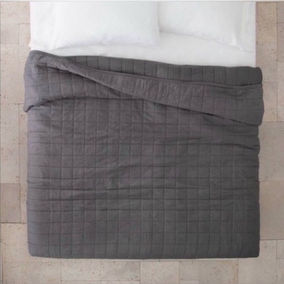 NEW Casaluna Heavyweight Linen Blend Queen Size Quilt Dark Gray Winter Cozy Warm - Picture 2 of 14
